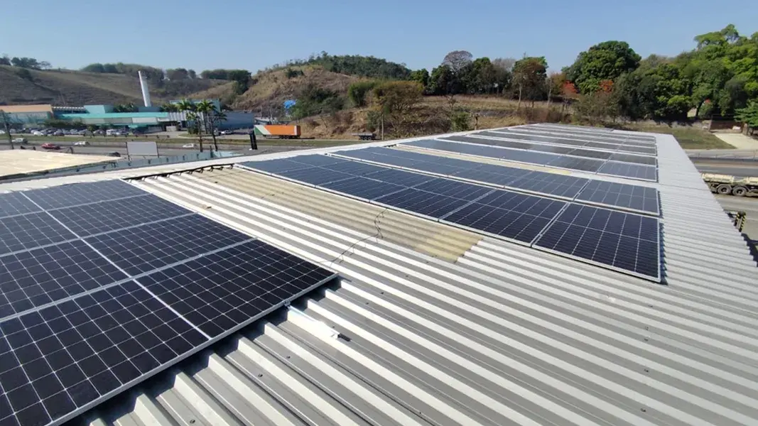 Sistema de energia solar instalado pela Dalsun